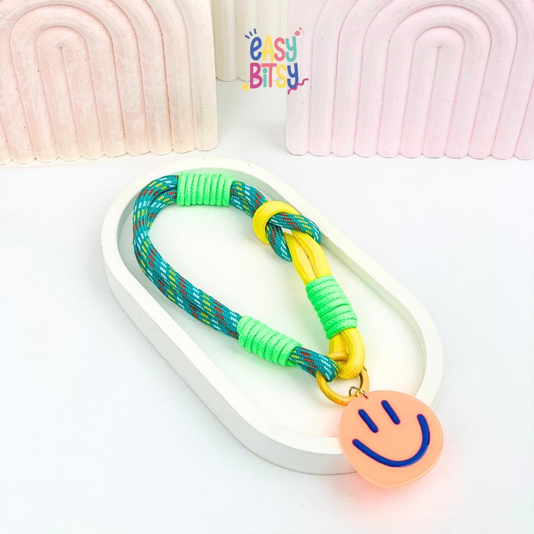 Easy Bitsy Keychain Gantungan Akrilik Smile Tidak ada merek