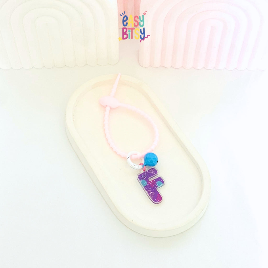 Easy Bitsy Keychain Gantungan Alphabet Akrilik Tidak ada merek