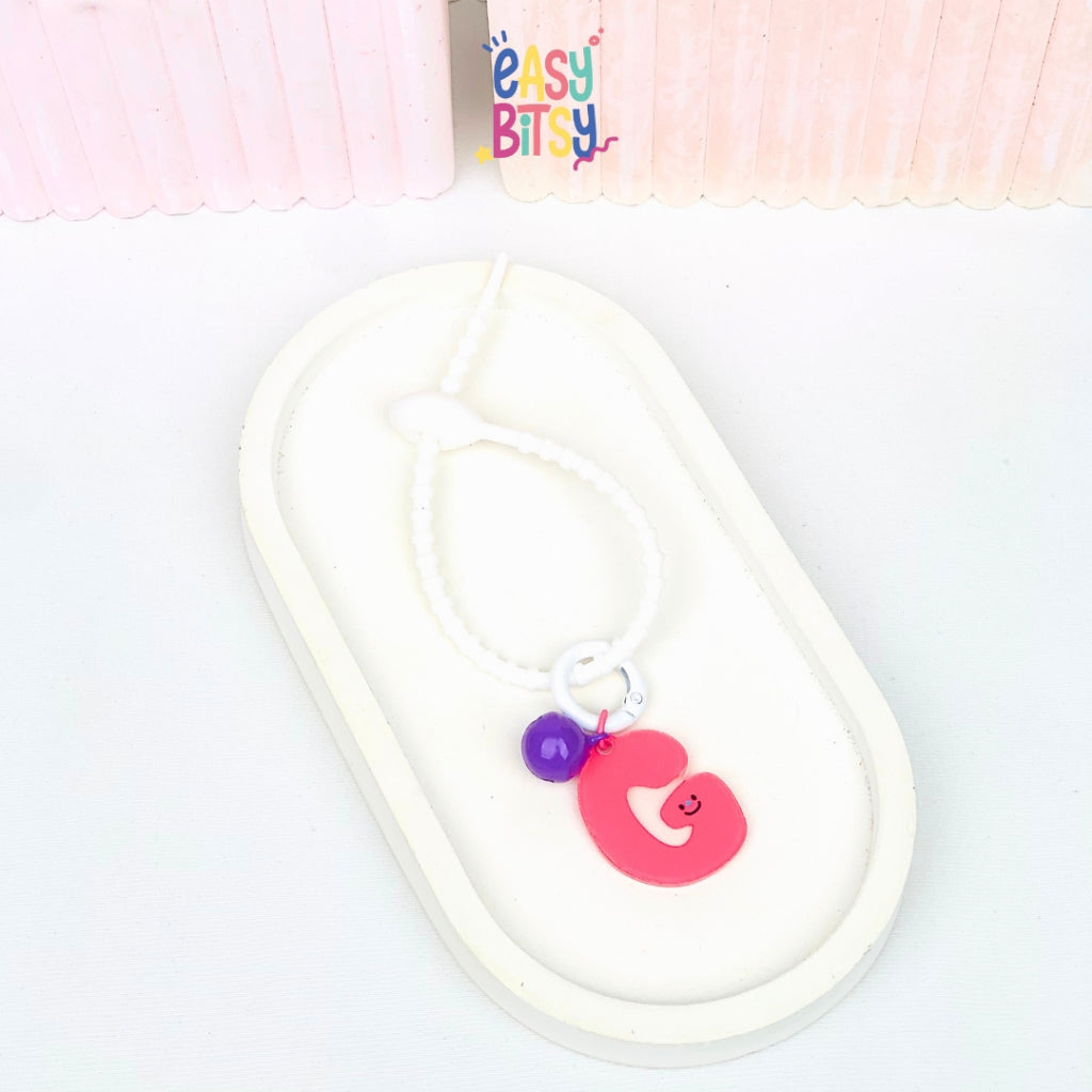 Easy Bitsy Keychain Gantungan Alphabet Akrilik Smile Polos Tidak ada merek
