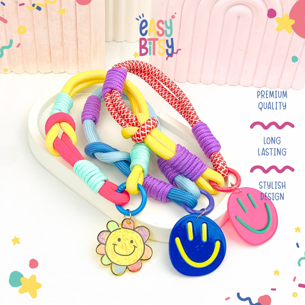 Easy Bitsy Keychain Gantungan Akrilik Smile Tidak ada merek