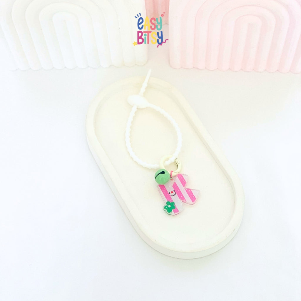 Easy Bitsy Keychain Gantungan Alphabet Akrilik Tidak ada merek